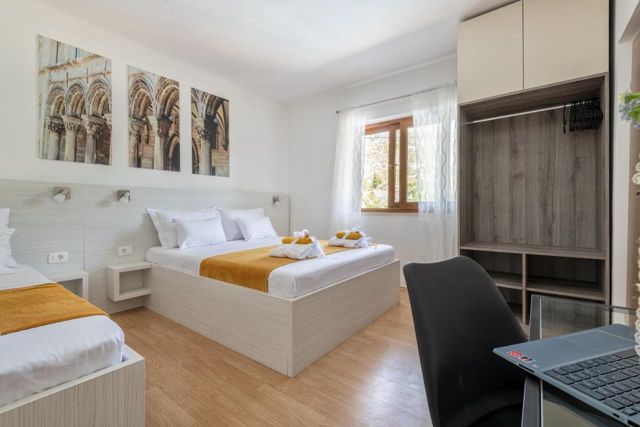 Villa Ivona With Swimming Pool And Jacuzzi Oslje Экстерьер фото
