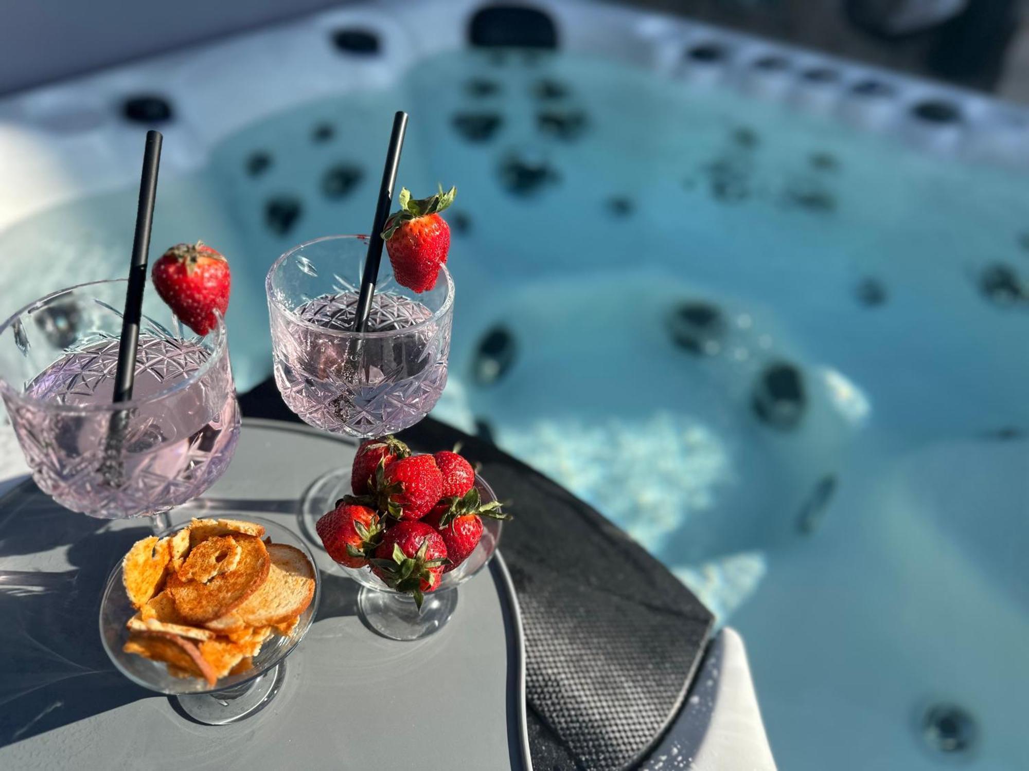 Villa Ivona With Swimming Pool And Jacuzzi Oslje Экстерьер фото